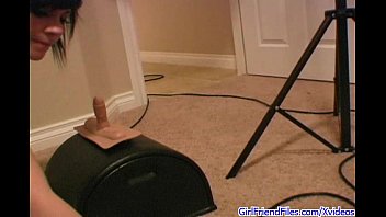 Video khiêu dâm miễn phí Nghiệp dư lần đầu tiên trải nghiệm Sybian thực sự bị bạn bè thuyết phục