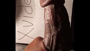 Une vraie MILF amateur courbe séduit maman porno