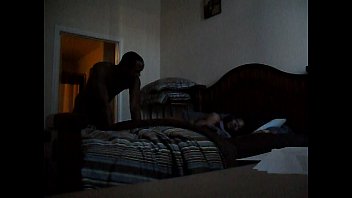 Quan hệ tình dục với vợ tại suối nước nóng